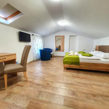 Bed & Breakfast Daniela Veleniki
