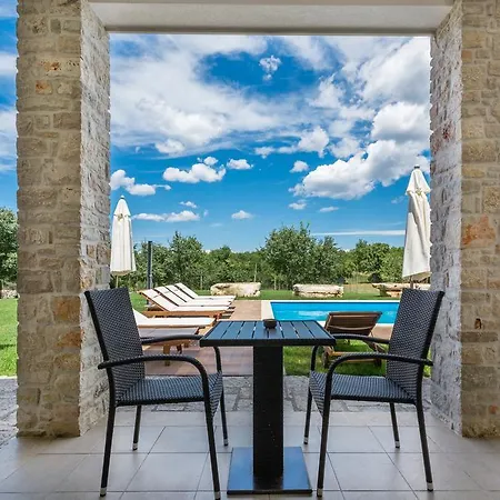 Daniela Bed & Breakfast 3*