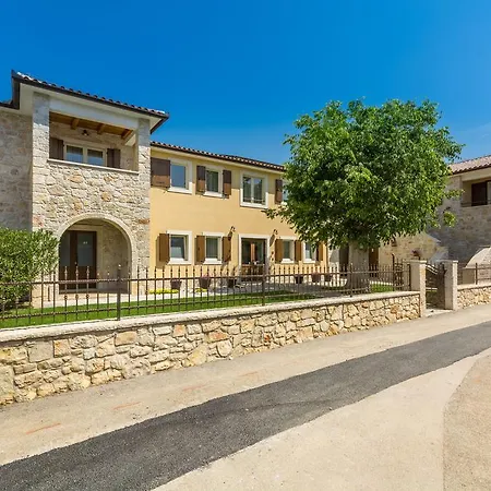 Bed & Breakfast Daniela 3* Veleniki