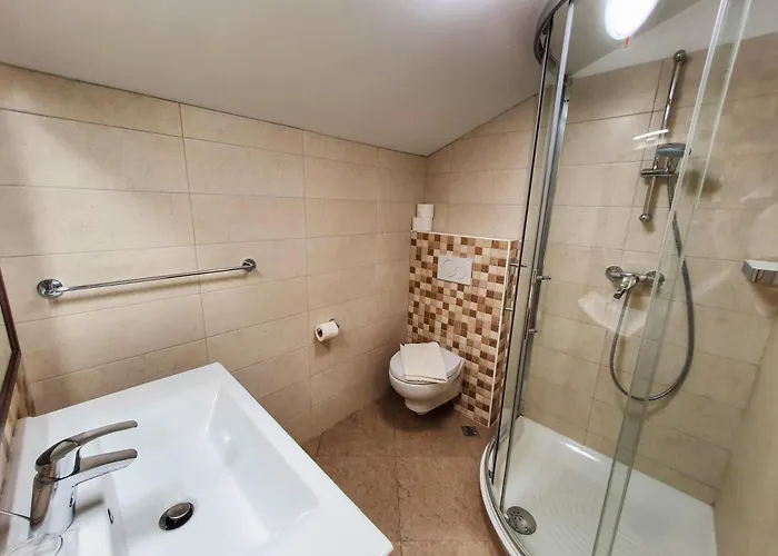 לינה וארוחת בוקר Daniela